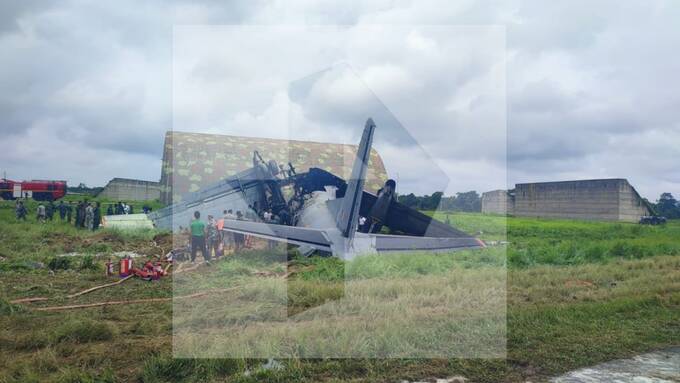 Военный самолет Ан-32 потерпел аварию на авиабазе в Индии qxhiqutiqqhiqxkkmp